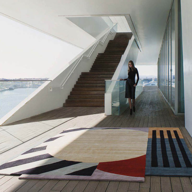 RADICAL est une collection de tapis personnalisés en laine et soie de bambou noués à la main, conçus par Modo Architettura pour NOW Carpets.