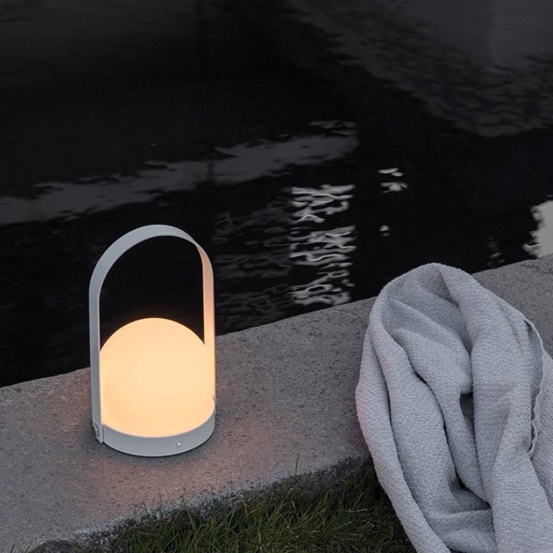 Offrez vous votre Lampe Carrie par MENU sur Mama Minka - Livraison gratuite à partir de 150€  